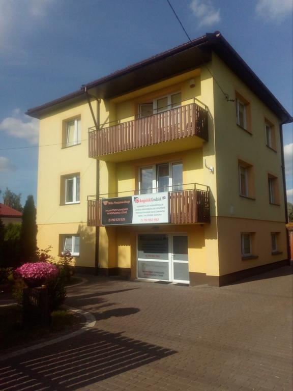 Willa Poniatowskiego Grodzisk Mazowiecki Bagian luar foto